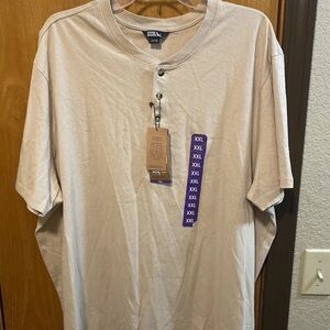 Eddie Bauer XXL Short-Sleeve Henley in Light Beige